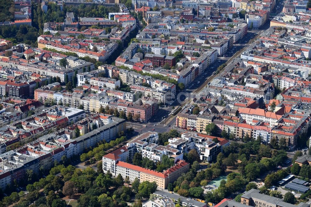 Aerial photograph Berlin - Residential area of the multi-family house settlement Danziger Strasse corner Prenzlauer Allee in the district Prenzlauer Berg in Berlin, Germany