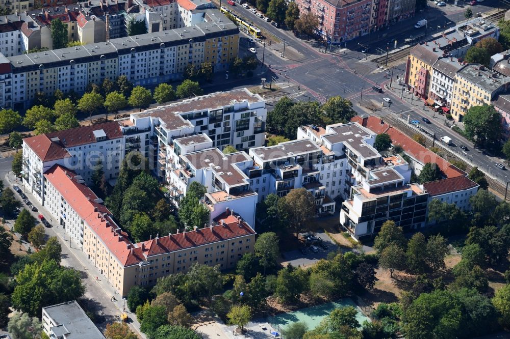 Aerial photograph Berlin - Residential area of the multi-family house settlement Danziger Strasse corner Prenzlauer Allee in the district Prenzlauer Berg in Berlin, Germany