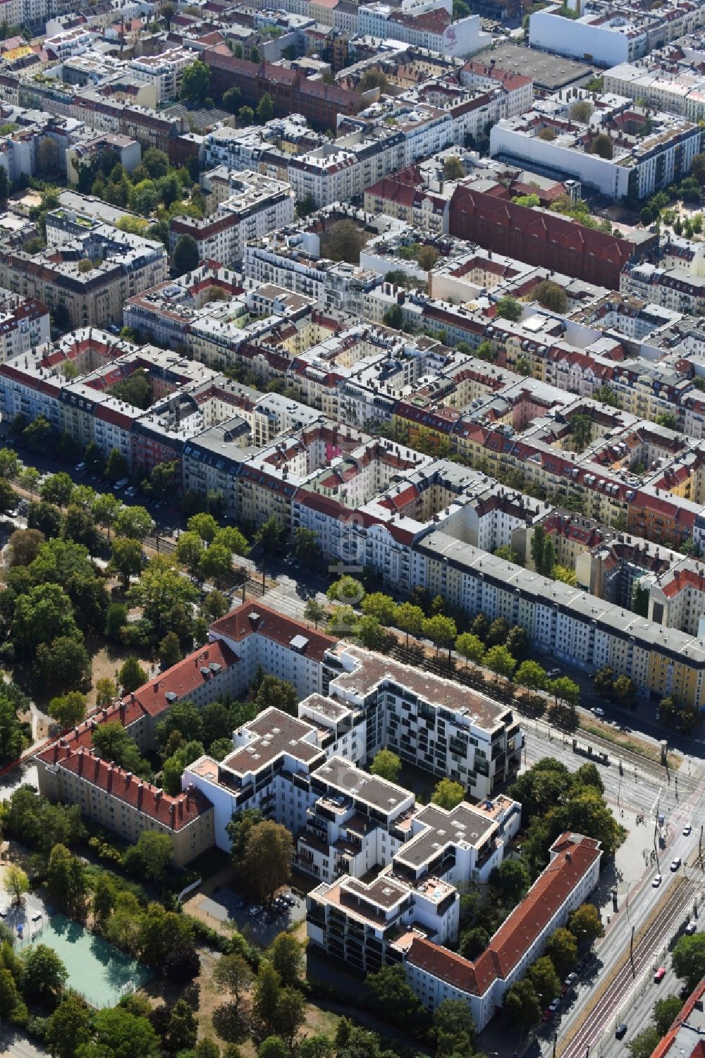 Aerial image Berlin - Residential area of the multi-family house settlement Danziger Strasse corner Prenzlauer Allee in the district Prenzlauer Berg in Berlin, Germany