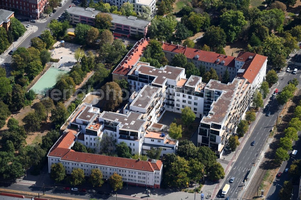 Aerial image Berlin - Residential area of the multi-family house settlement Danziger Strasse corner Prenzlauer Allee in the district Prenzlauer Berg in Berlin, Germany