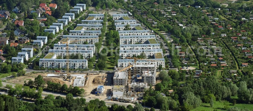 Aerial photograph Berlin - Residential area of a multi-family house settlement campany degewo AG on Joachim-Ringelnatz-Strasse - Hans-Fallada-Strasse - Cecilienstrasse in the district Biesdorf in Berlin