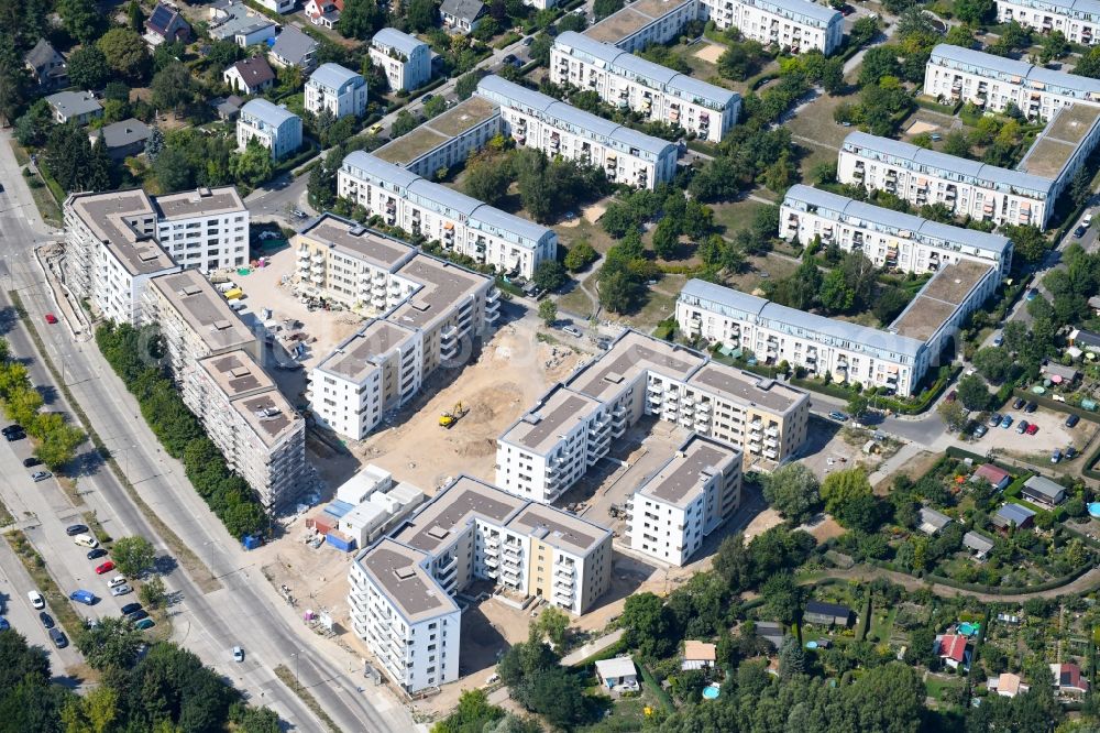 Aerial image Berlin - Residential area of a multi-family house settlement campany degewo AG on Joachim-Ringelnatz-Strasse - Hans-Fallada-Strasse - Cecilienstrasse in the district Biesdorf in Berlin