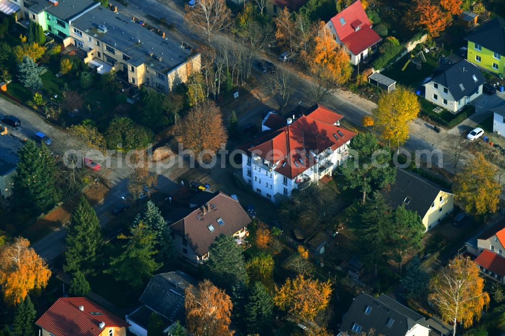 Aerial photograph Berlin - Residential area of the multi-family house settlement Dirschauer Strasse - Neuenhagener Strasse in the district Mahlsdorf in Berlin, Germany