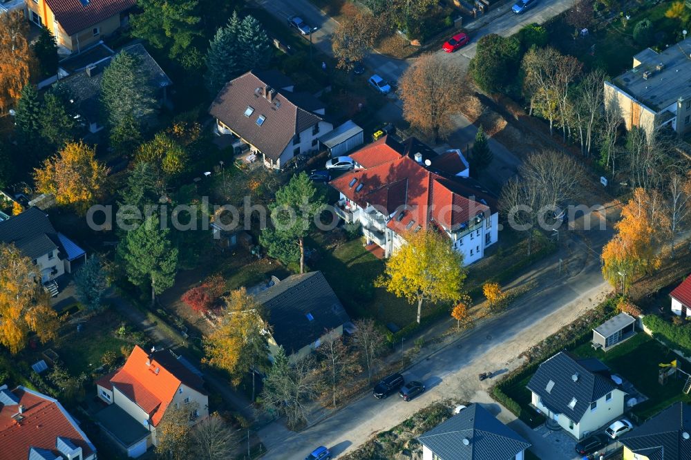 Berlin from the bird's eye view: Residential area of the multi-family house settlement Dirschauer Strasse - Neuenhagener Strasse in the district Mahlsdorf in Berlin, Germany