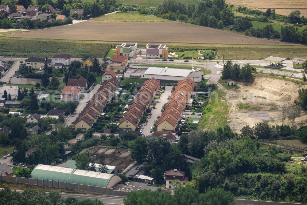 Aerial photograph Fischamend - Residential area of a multi-family house settlement on Doktor-Winter-Weg in Fischamend in Lower Austria, Austria