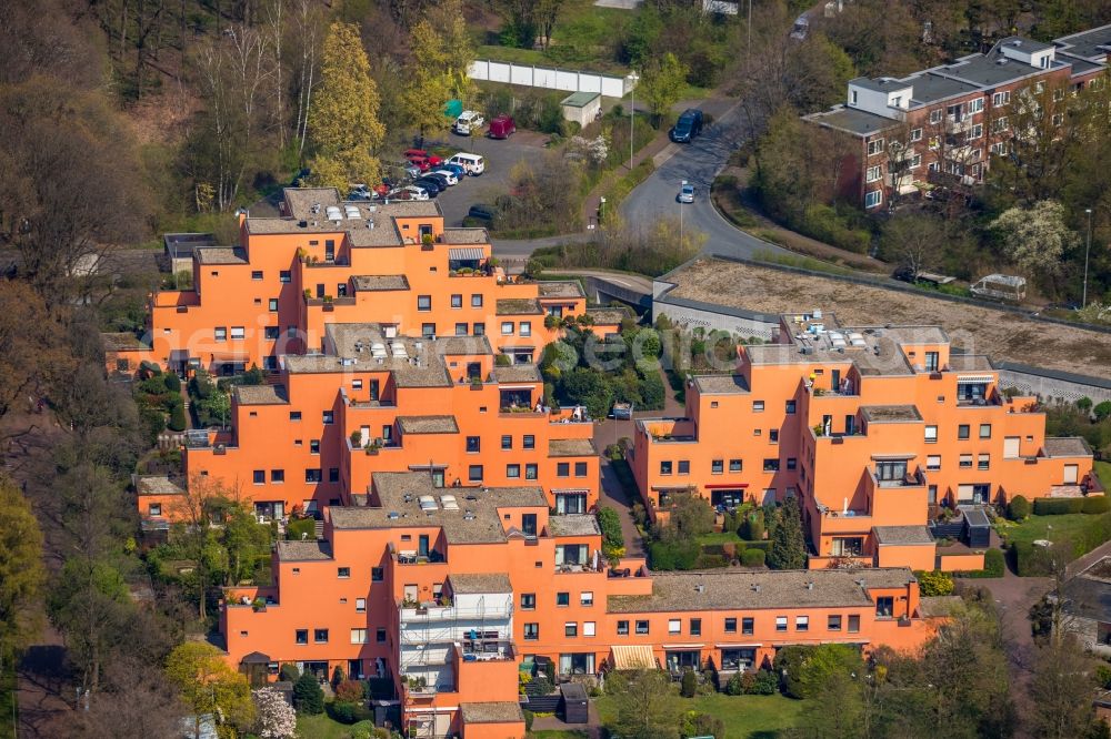 Dorsten from the bird's eye view: Residential area of the multi-family house settlement on Napoleonsweg - Surick in Dorsten in the state North Rhine-Westphalia, Germany