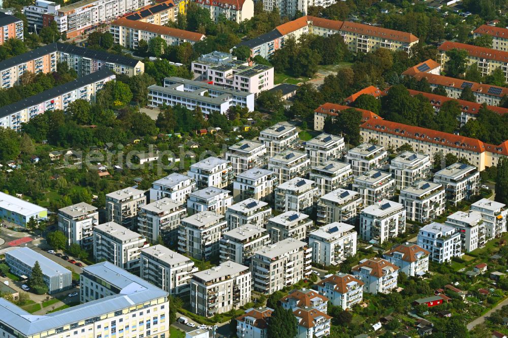 Aerial image Dresden - Residential area of the multi-family house settlement on street Elfriede-Lohse-Waechtler-Strasse in the district Striesen in Dresden in the state Saxony, Germany