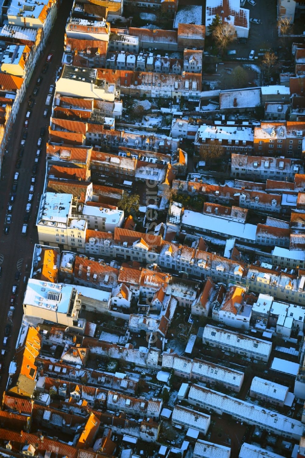 Lübeck from above - Residential area of the multi-family house settlement corner grosse Kiesau- Fischergrube in Luebeck in the state Schleswig-Holstein, Germany