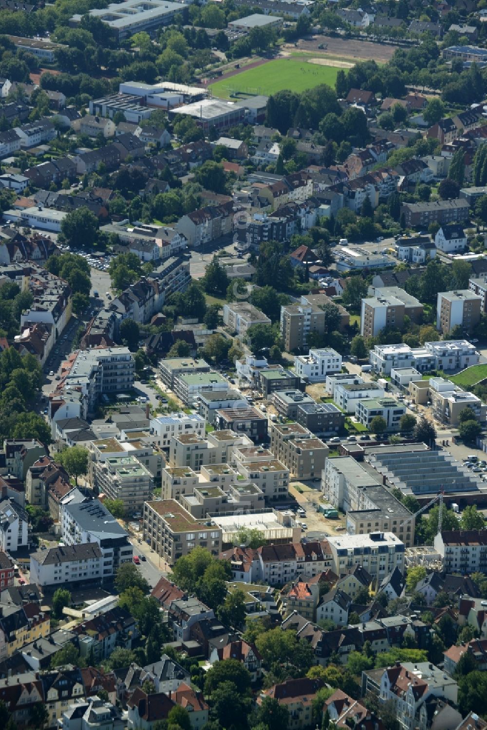 Aerial photograph Osnabrück - Residential area of a multi-family house settlement on the former bus garage of Osnabrueck in the state of Lower Saxony. The apartment and townhouses are partly part of the quarter MitteWest