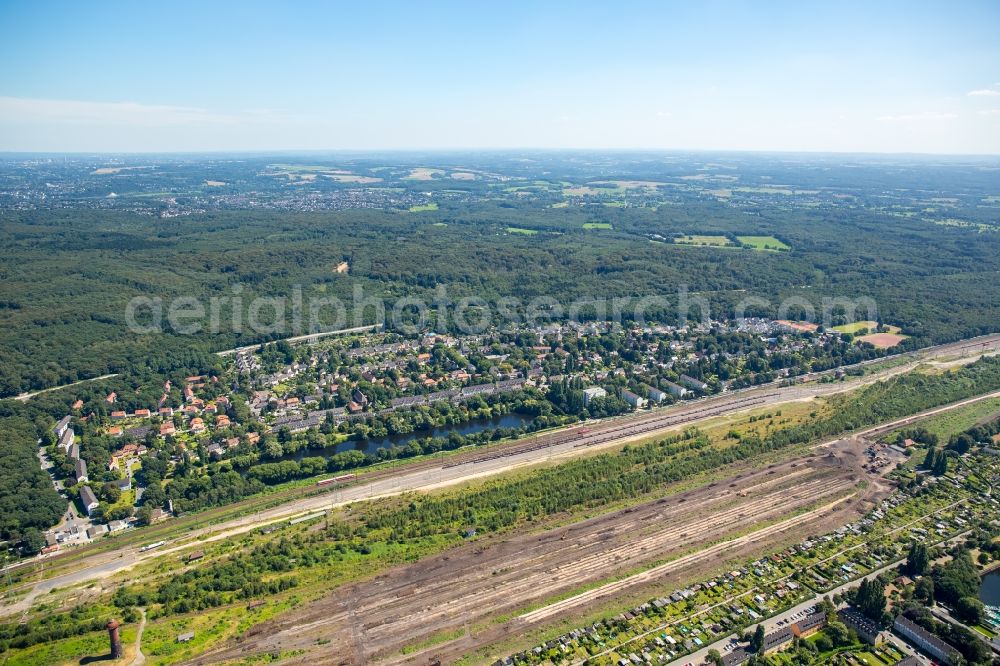 Aerial image Mülheim an der Ruhr - Residential area of the multi-family house settlement Eisenbahner-Siedlung Wedau in Muelheim on the Ruhr in the state North Rhine-Westphalia