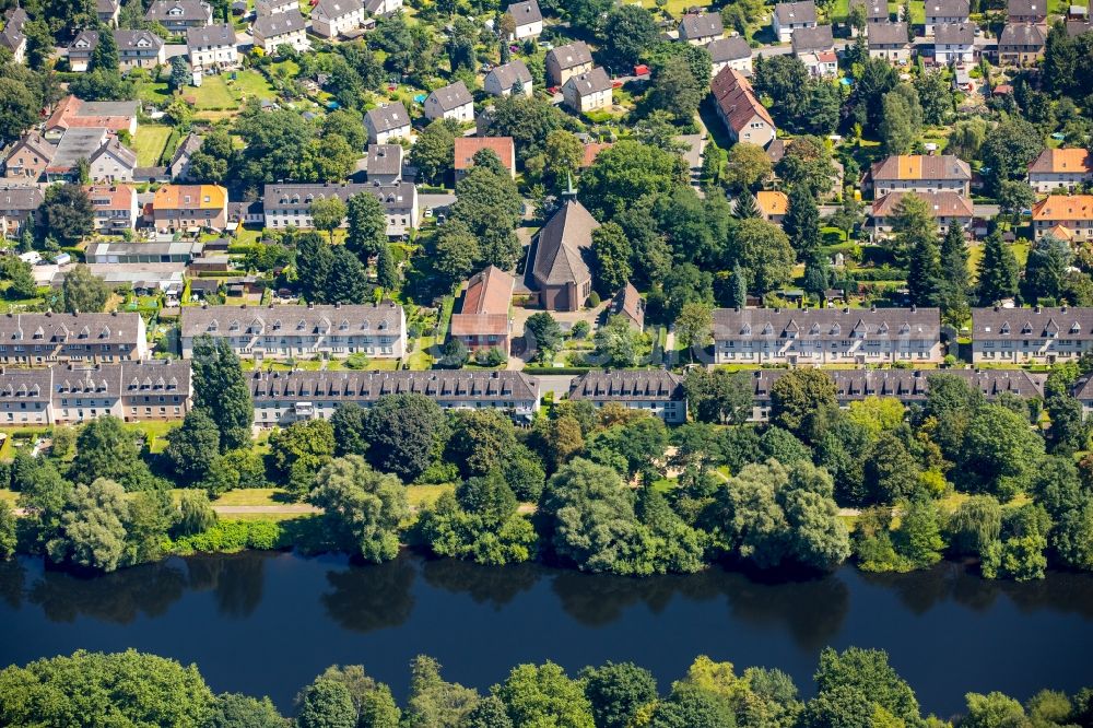 Aerial photograph Mülheim an der Ruhr - Residential area of the multi-family house settlement Eisenbahner-Siedlung Wedau in Muelheim on the Ruhr in the state North Rhine-Westphalia