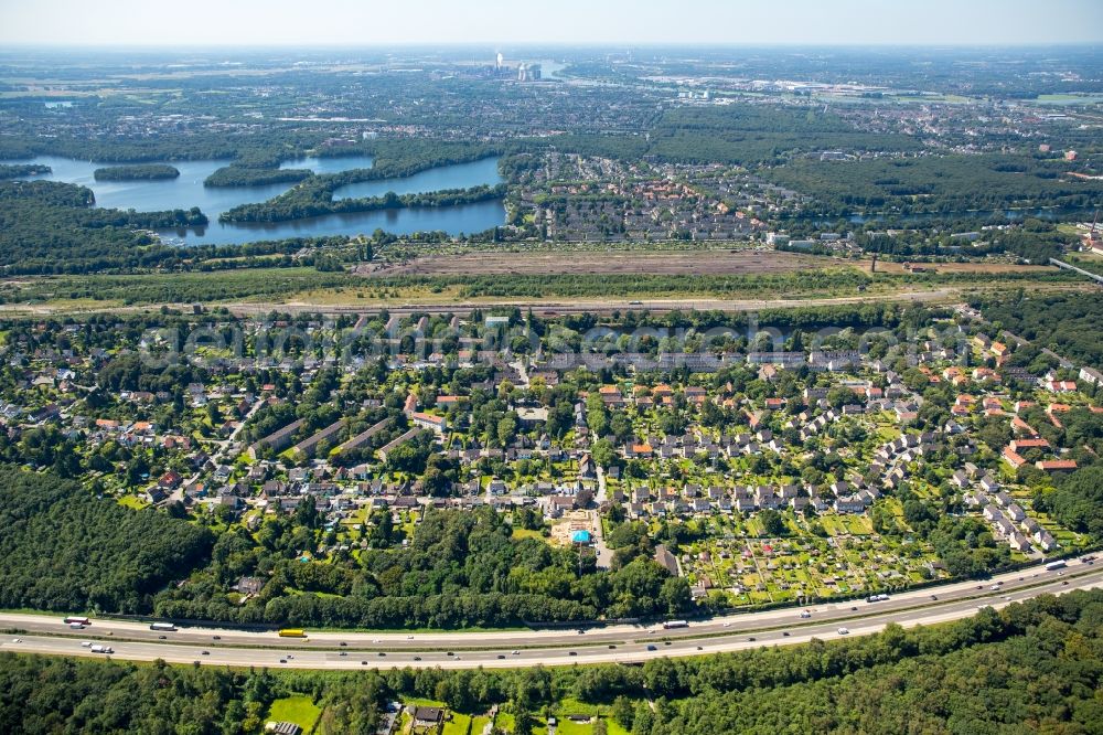 Aerial image Mülheim an der Ruhr - Residential area of the multi-family house settlement Eisenbahner-Siedlung Wedau in Muelheim on the Ruhr in the state North Rhine-Westphalia