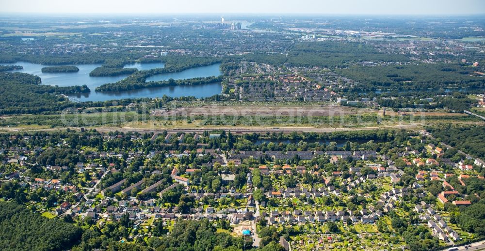 Aerial photograph Mülheim an der Ruhr - Residential area of the multi-family house settlement Eisenbahner-Siedlung Wedau in Muelheim on the Ruhr in the state North Rhine-Westphalia