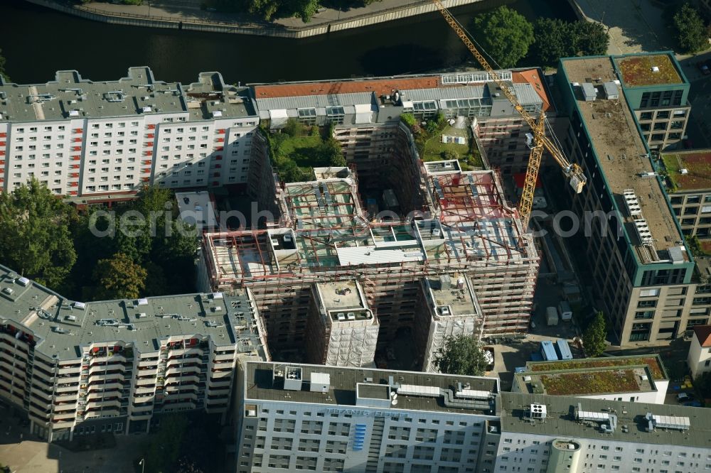 Aerial photograph Berlin - Residential area of the multi-family house settlement Elisabeth-Mara-Strasse - Wallstrasse in the district Mitte in Berlin, Germany