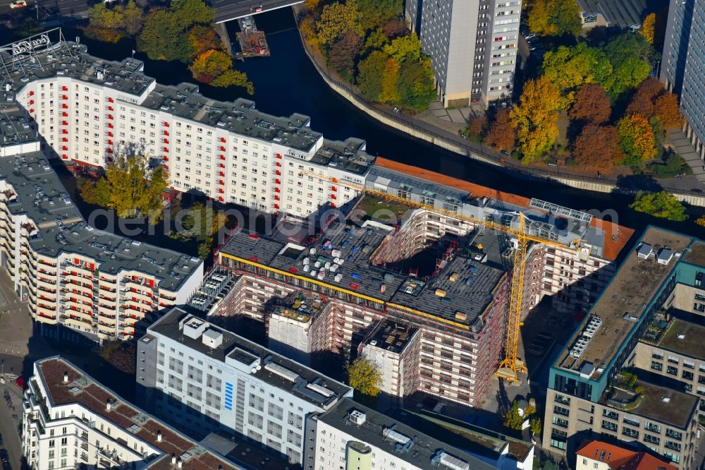 Berlin from the bird's eye view: Residential area of the multi-family house settlement Elisabeth-Mara-Strasse - Wallstrasse in the district Mitte in Berlin, Germany