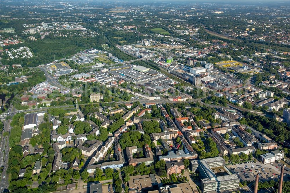 Aerial image Essen - Residential area of the multi-family house settlement Eltingviertel in Essen in the state North Rhine-Westphalia