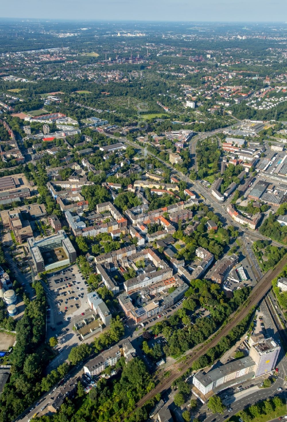 Essen from above - Residential area of the multi-family house settlement Eltingviertel in Essen in the state North Rhine-Westphalia