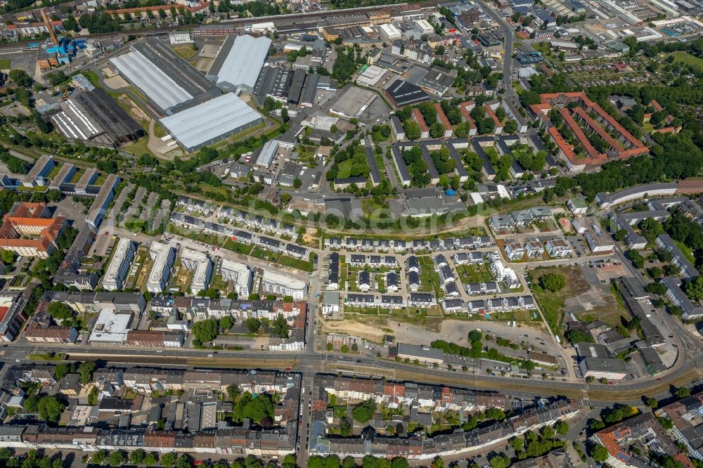 Dortmund from the bird's eye view: Residential area of the multi-family house settlement along the Am Alten Ostbahnhof - Lippestrasse in Dortmund in the state North Rhine-Westphalia, Germany