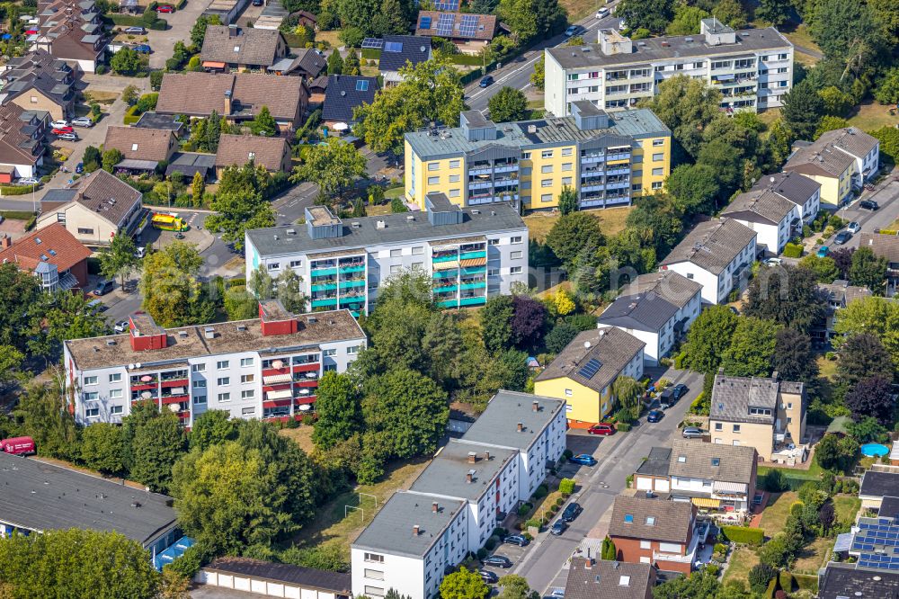 Hamm from above - Residential area of the multi-family house settlement along the Bambergstrasse in the district Westtuennen in Hamm at Ruhrgebiet in the state North Rhine-Westphalia, Germany