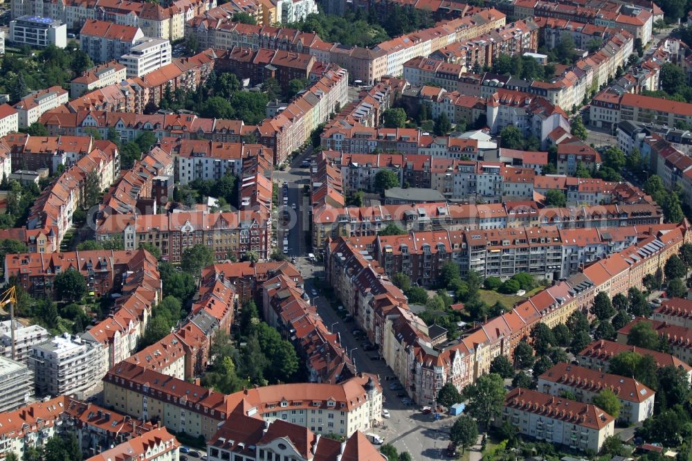 Aerial image Erfurt - Residential area of the multi-family house settlement along the Blumenstrasse - Albrechtstrasse in Erfurt in the state Thuringia, Germany