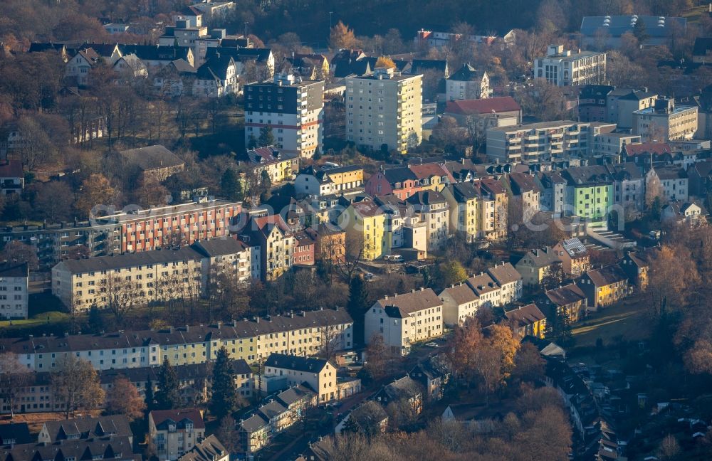 Lüdenscheid from the bird's eye view: Residential area of the multi-family house settlement along the Elsa-Braendstroem-Strasse - Werdohler Strasse in Luedenscheid in the state North Rhine-Westphalia, Germany