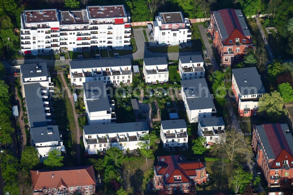 Berlin from above - Residential area of the multi-family house settlement along the Hannemannstrasse - Riesestrasse in the district Britz in Berlin, Germany