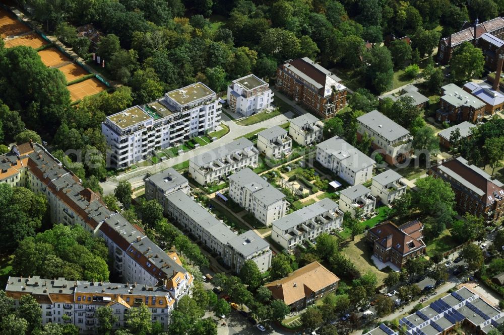 Berlin from above - Residential area of the multi-family house settlement along the Hannemannstrasse - Riesestrasse in the district Britz in Berlin, Germany