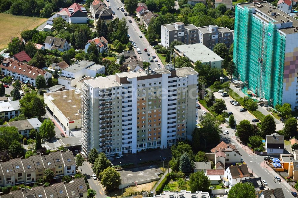 Frankfurt am Main from above - Residential area of the multi-family house settlement along the Homburger Landstrasse in Frankfurt in the state Hesse, Germany