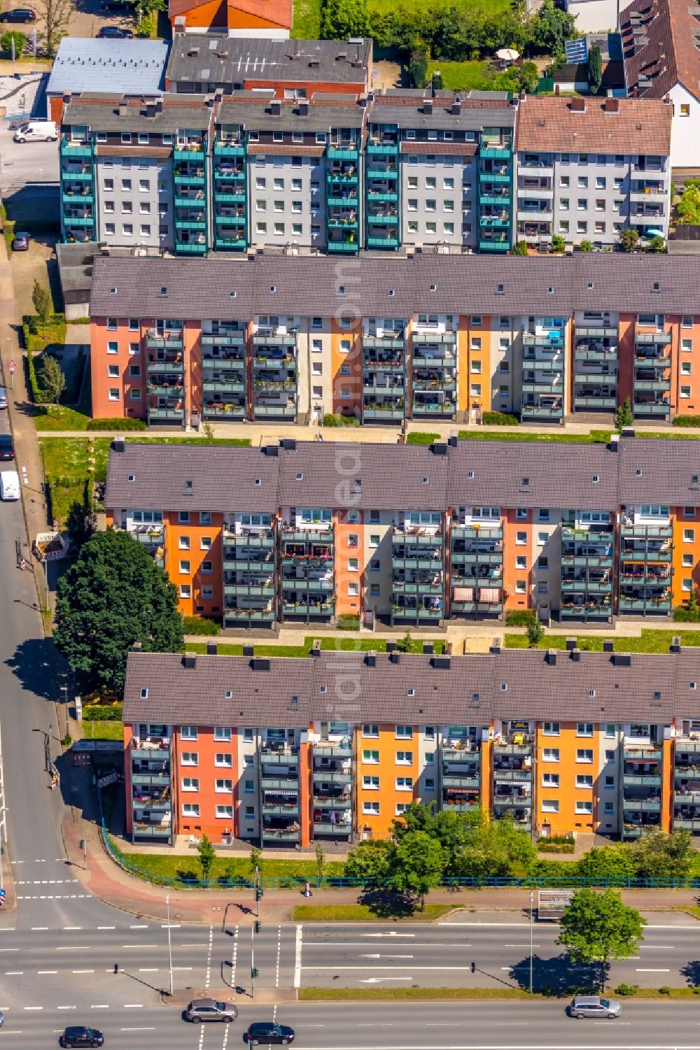 Herne from above - Residential area of the multi-family house settlement along the Horststrasse in Herne in the state North Rhine-Westphalia, Germany