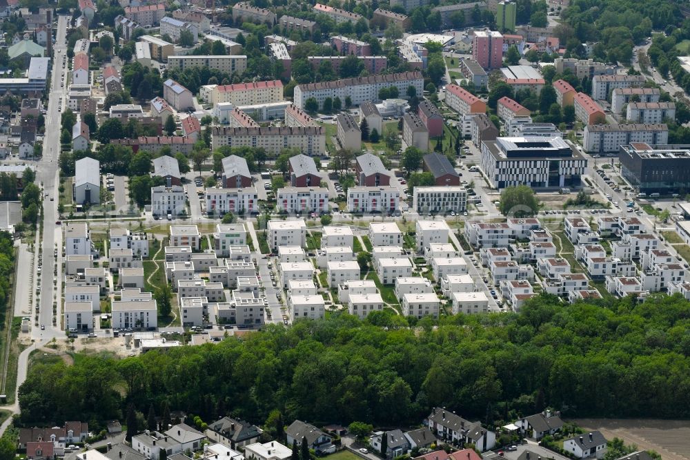 Ingolstadt from the bird's eye view: Residential area of the multi-family house settlement along the Inge-Meysel-Strasse - Marlene-Dietrich-Strasse in Ingolstadt in the state Bavaria, Germany