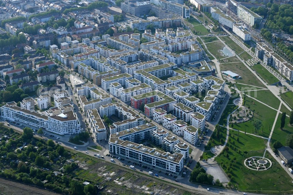 Aerial photograph Karlsruhe - Residential area of the multi-family house settlement along the Klara-Siebert-Strasse - Rahel-Straus-Strasse in Karlsruhe in the state Baden-Wurttemberg, Germany