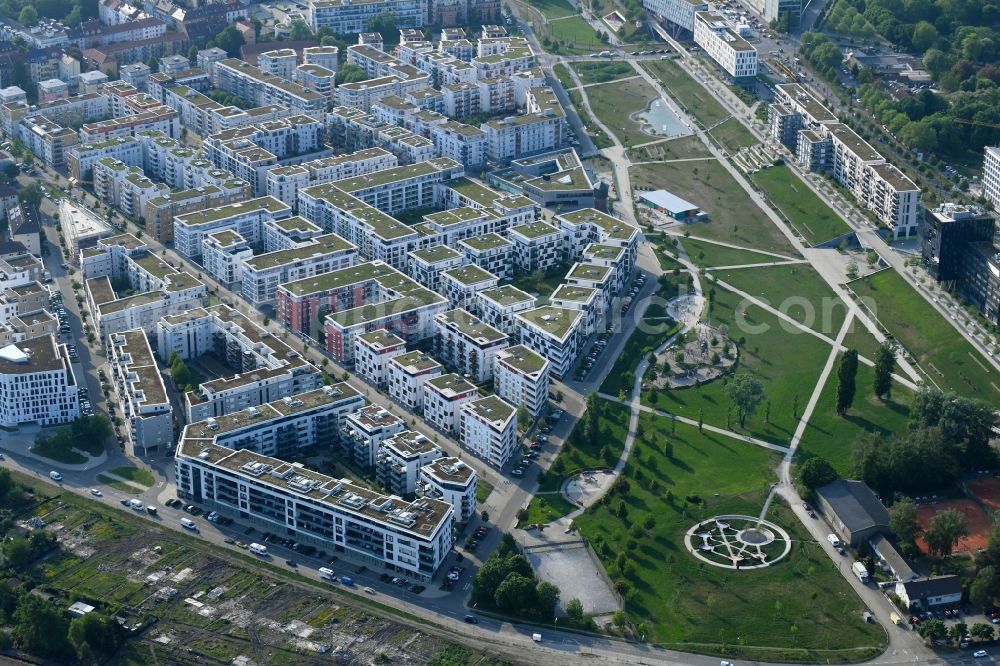 Aerial image Karlsruhe - Residential area of the multi-family house settlement along the Klara-Siebert-Strasse - Rahel-Straus-Strasse in Karlsruhe in the state Baden-Wurttemberg, Germany