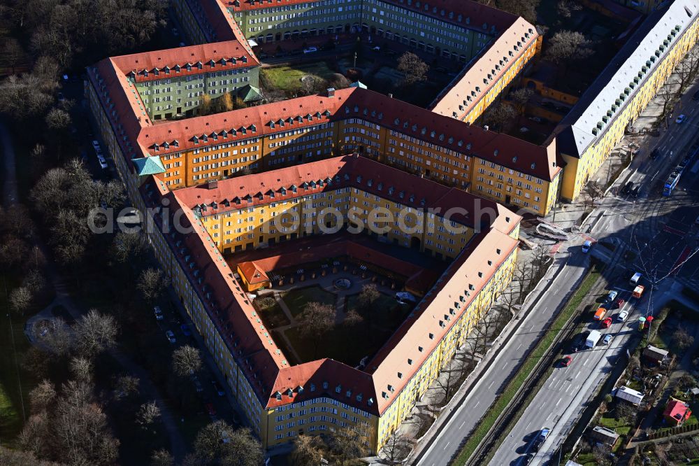 München from the bird's eye view: Residential area of the multi-family house settlement along the Lampadiusstrasse - Dachauer Strasse - Franz-Marc-Strasse in the district Moosach in Munich in the state Bavaria, Germany