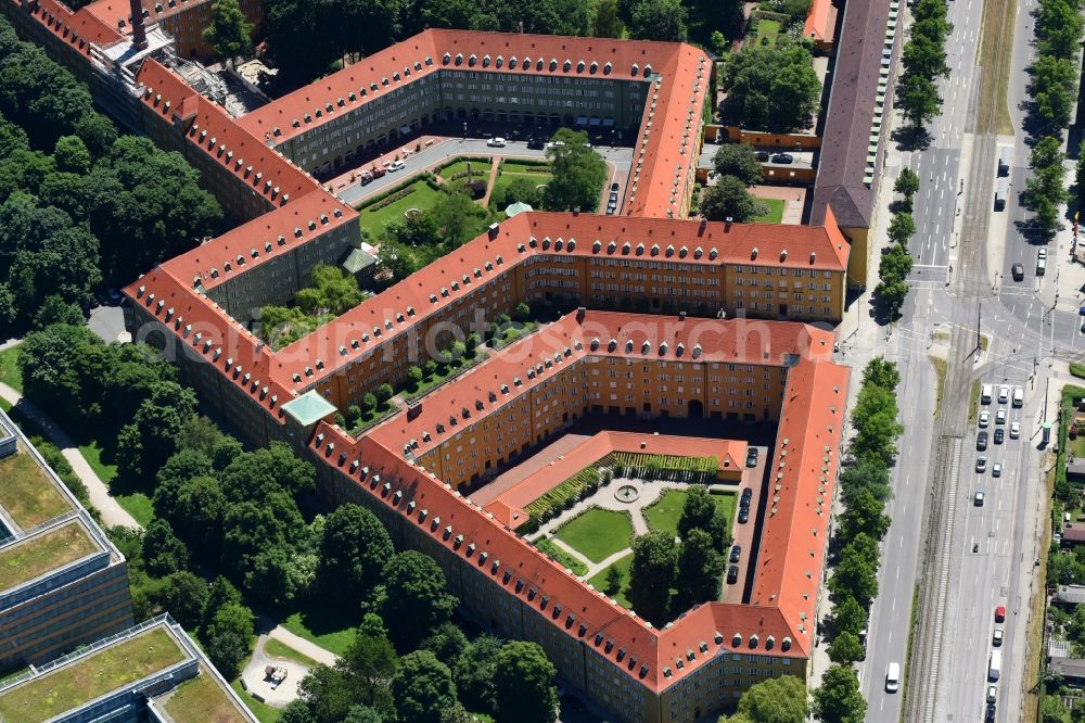 Aerial image München - Residential area of the multi-family house settlement along the Lampadiusstrasse - Dachauer Strasse - Franz-Marc-Strasse in the district Moosach in Munich in the state Bavaria, Germany