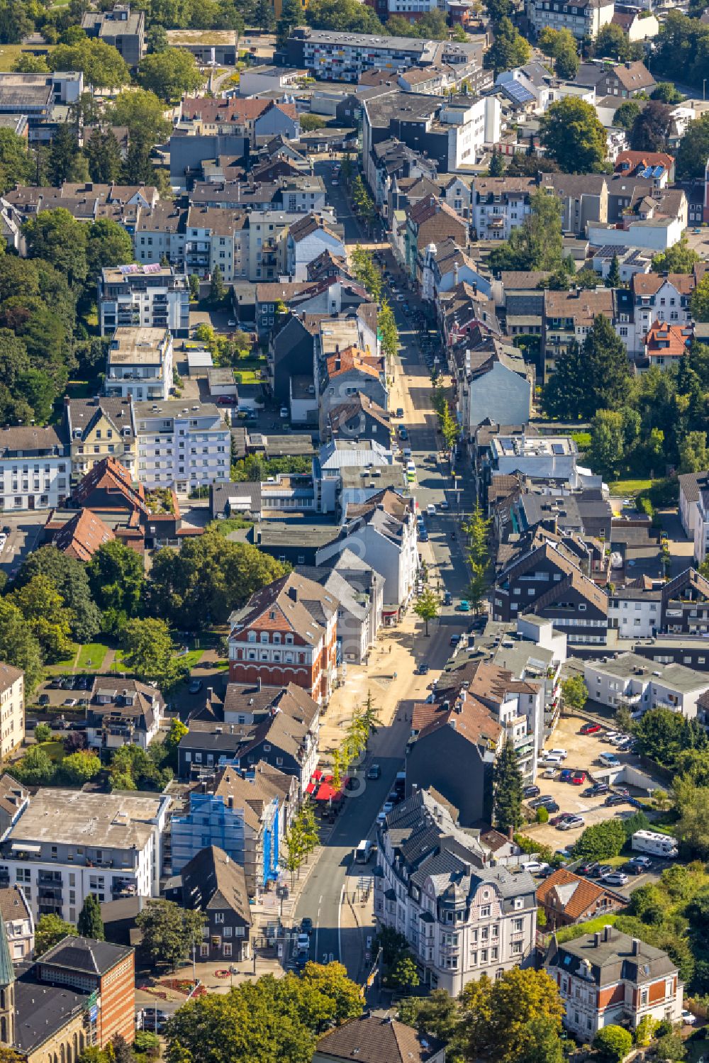 Gevelsberg from the bird's eye view: Residential area of the multi-family house settlement along the Mittelstrasse in the district Heck in Gevelsberg in the state North Rhine-Westphalia, Germany