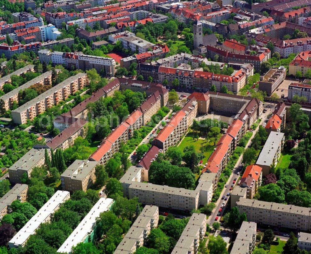 Aerial image Berlin - Residential area of the multi-family house settlement entlang of Steglitzer Damm in the district Steglitz in Berlin, Germany