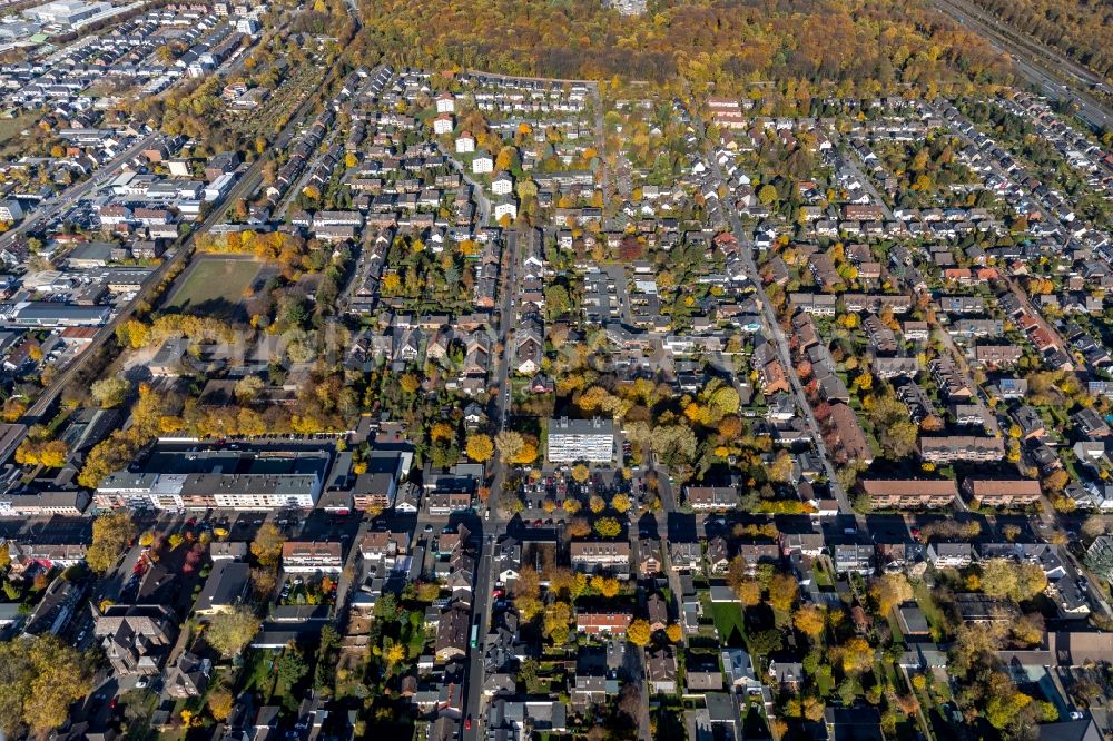 Duisburg from the bird's eye view: Residential area of the multi-family house settlement along the Sudetenstrasse - Wedauer Strasse in Duisburg in the state North Rhine-Westphalia, Germany