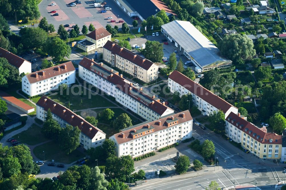 Aerial image Rostock - Residential area of the multi-family house settlement along the Tessiner Strasse in Rostock in the state Mecklenburg - Western Pomerania, Germany