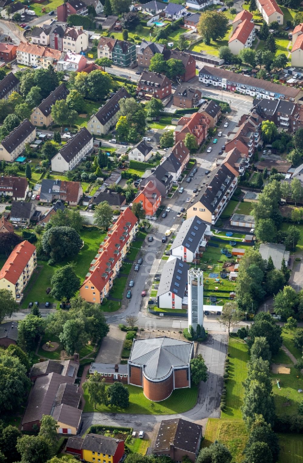 Hamm from the bird's eye view: Residential area of the multi-family house settlement along the Thorner Strasse in Hamm in the state North Rhine-Westphalia, Germany