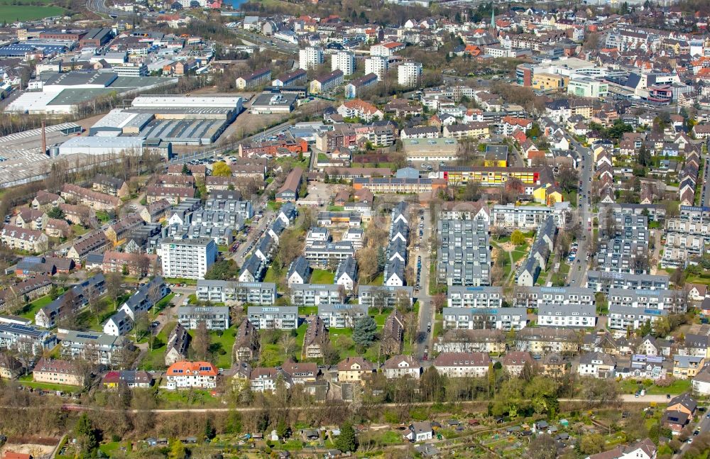 Hattingen from the bird's eye view: Residential area of the multi-family house settlement along the Uhlandstrasse - Schillerstrasse in Hattingen in the state North Rhine-Westphalia, Germany