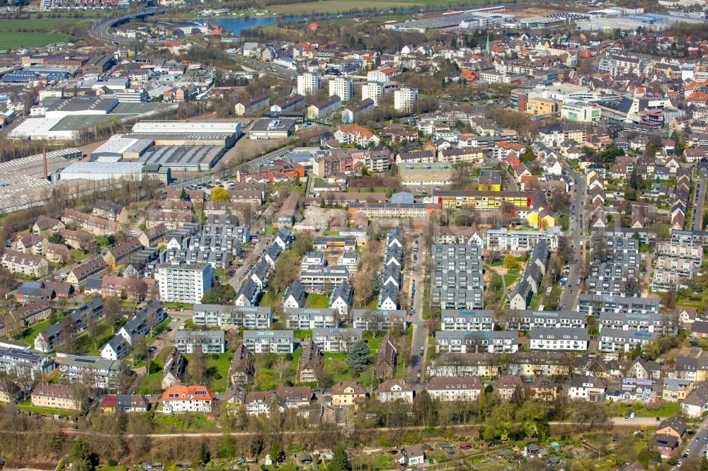 Aerial image Hattingen - Residential area of the multi-family house settlement along the Uhlandstrasse - Schillerstrasse in Hattingen in the state North Rhine-Westphalia, Germany