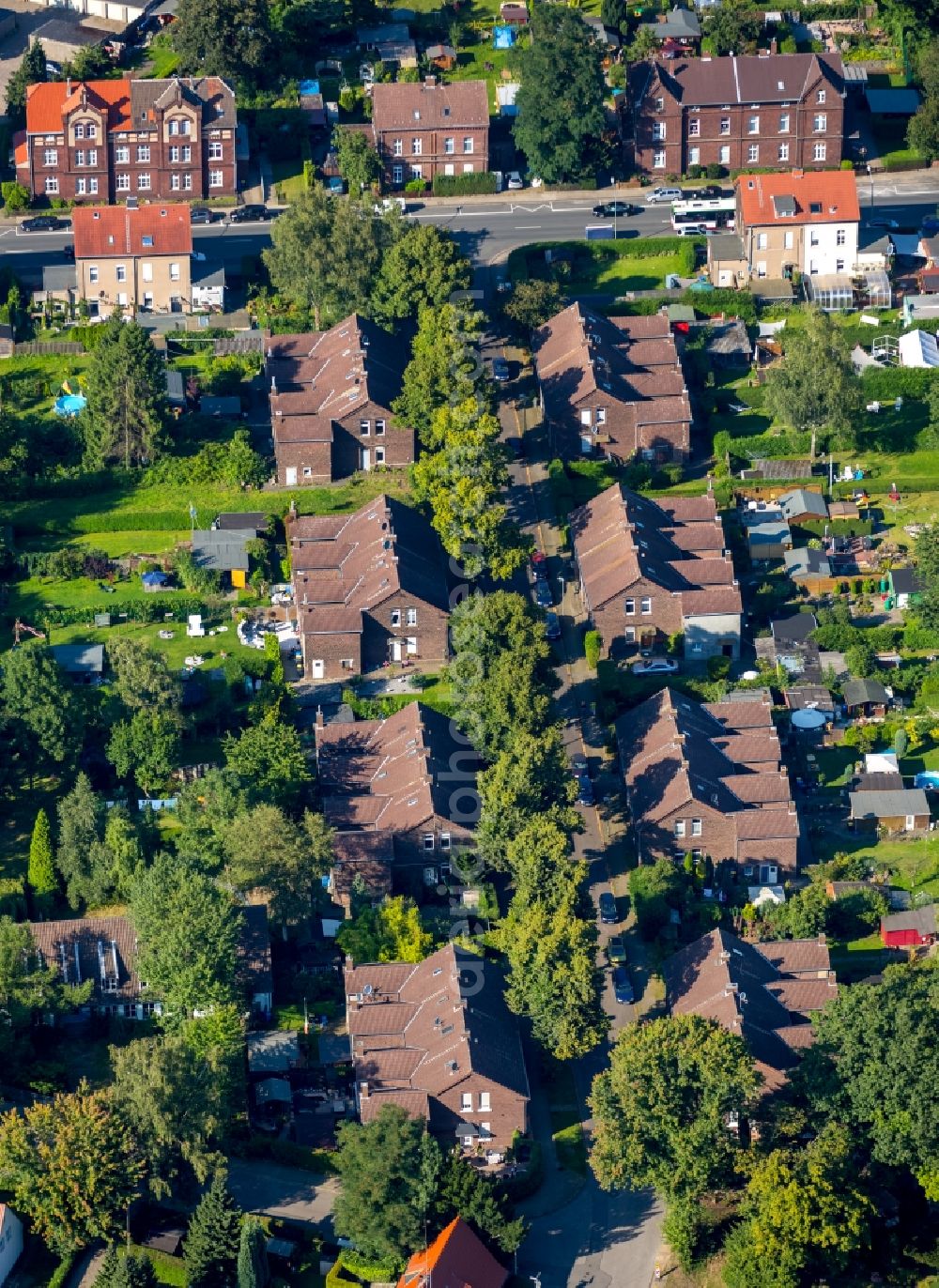 Aerial photograph Essen - Residential area of a multi-family house settlement Zollverein 3 in Essen in the state North Rhine-Westphalia