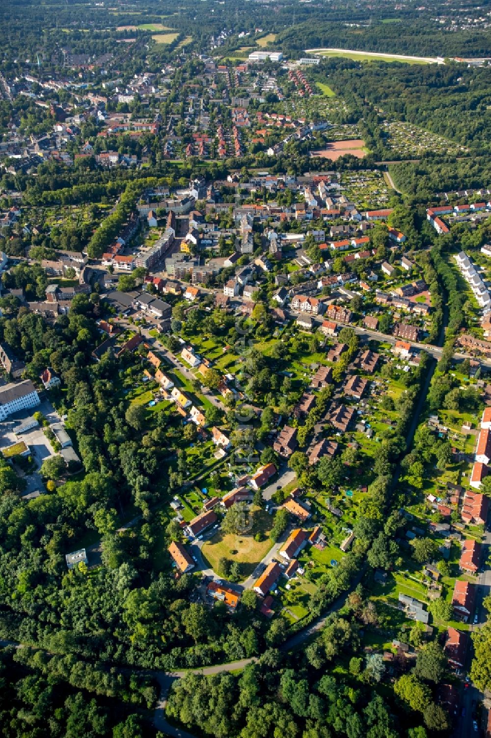 Essen from the bird's eye view: Residential area of a multi-family house settlement Zollverein 3 in Essen in the state North Rhine-Westphalia