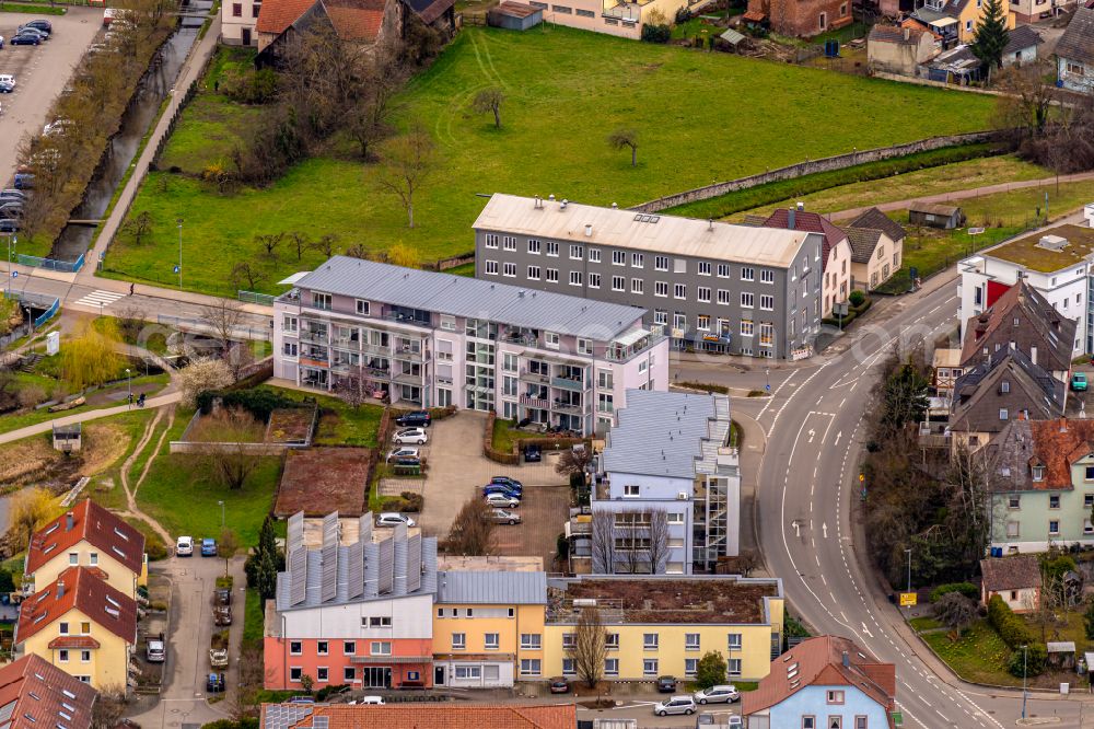 Ettenheim from the bird's eye view: Residential area of the multi-family house settlement on Otto-Stoelcker-Strasse in Ettenheim in the state Baden-Wurttemberg, Germany