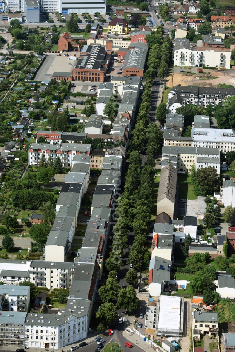 Aerial photograph Magdeburg - Residential area of a multi-family house settlement on Fichtestrasse in Magdeburg in the state Saxony-Anhalt