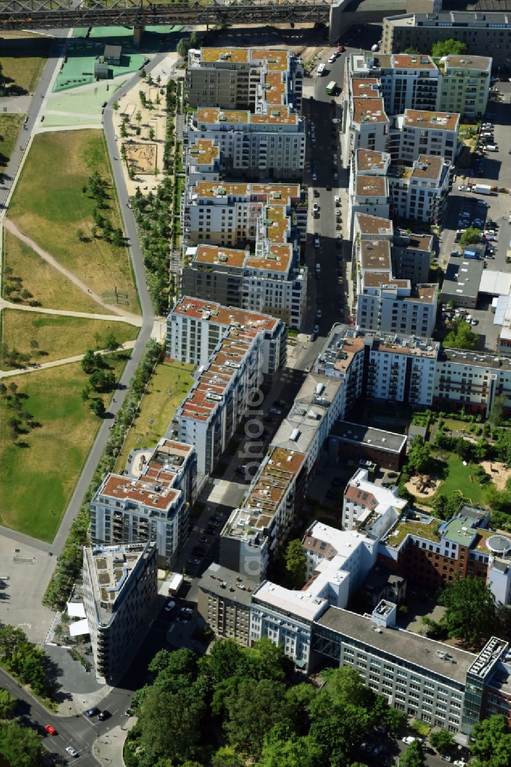 Berlin from above - Residential area of the multi-family house settlement Flottwell Living along the Flottwellstrasse in the district Mitte in Berlin, Germany