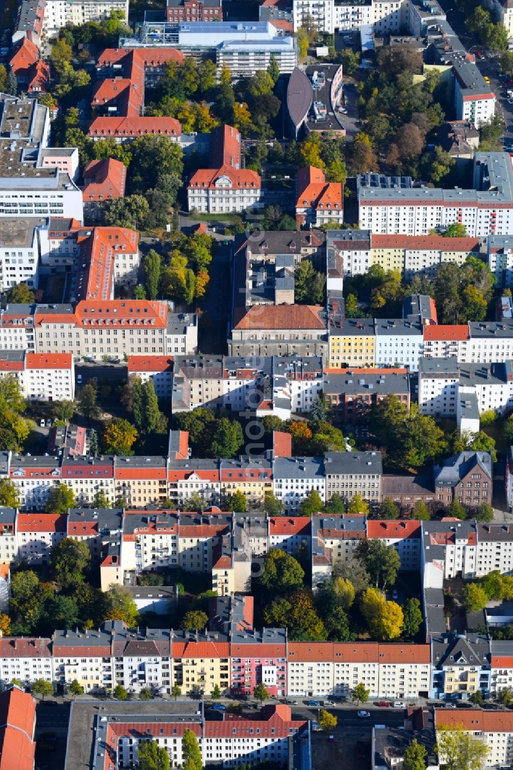 Berlin from above - Residential area of the multi-family house settlement Frankfurter Allee - Alfredstrasse - Hubertusstrasse - Fanninger Strasse in the district Lichtenberg in Berlin, Germany