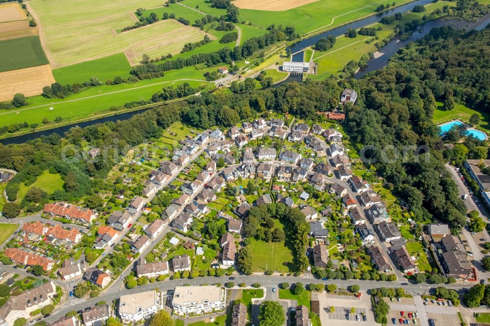 Aerial photograph Hattingen - Residential area of the multi-family house settlement Gartenstadt Huettenau in Hattingen in the state North Rhine-Westphalia