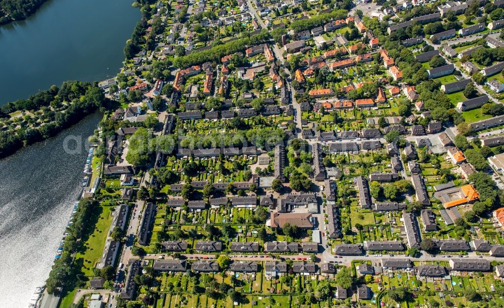 Duisburg from above - Residential area of the multi-family house settlement Gartenstadt Wedau in Duisburg in the state North Rhine-Westphalia