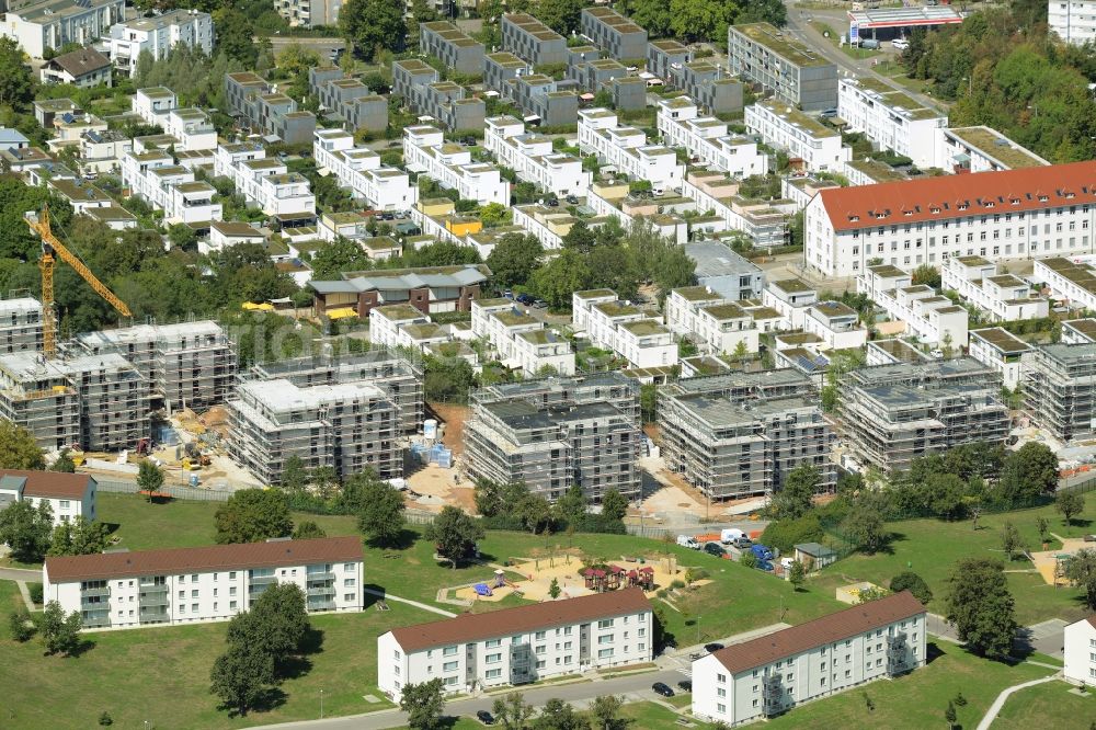 Aerial image Stuttgart - Residential area with multi-family houses on site of the former Grenadierkaserne Barrakcs in Stuttgart in the state of Baden-Wuerttemberg. The newly developed area Im Raiser includes houses and buildings